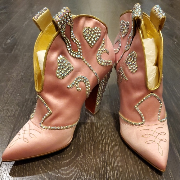 Christian Louboutin | Shoes | Never 